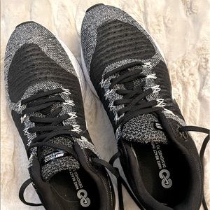 Nike React Infinity Flynit women’s tennis shoes - in great shape, size 9.5